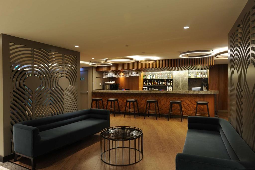 Lounge nebo bar v ubytování DoubleTree by Hilton Istanbul - Sirkeci