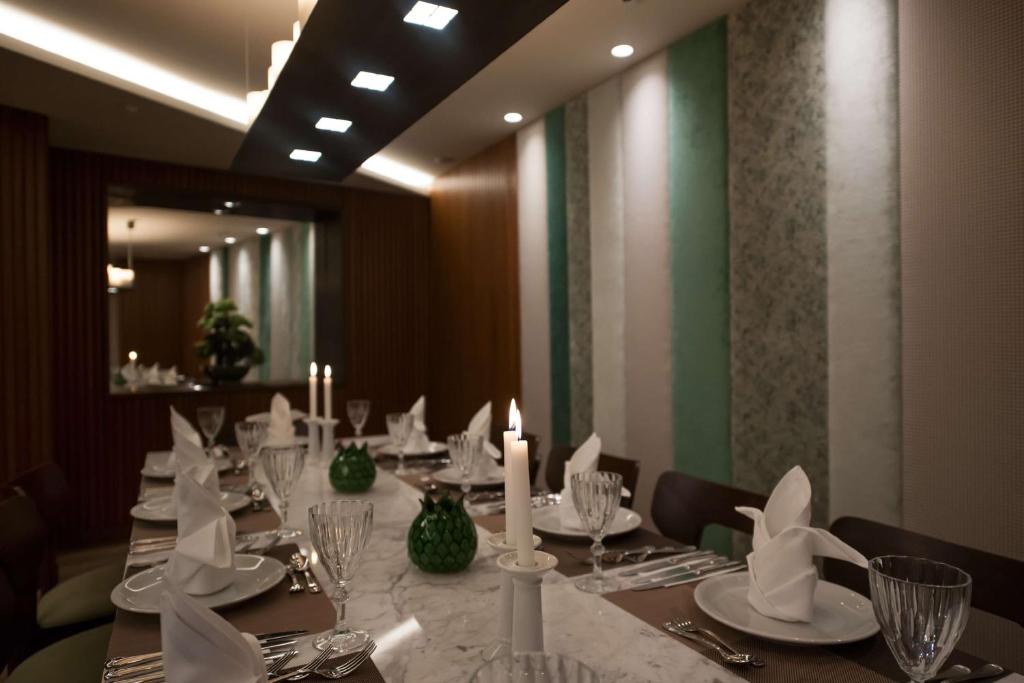 Restaurace v ubytování DoubleTree by Hilton Istanbul - Sirkeci