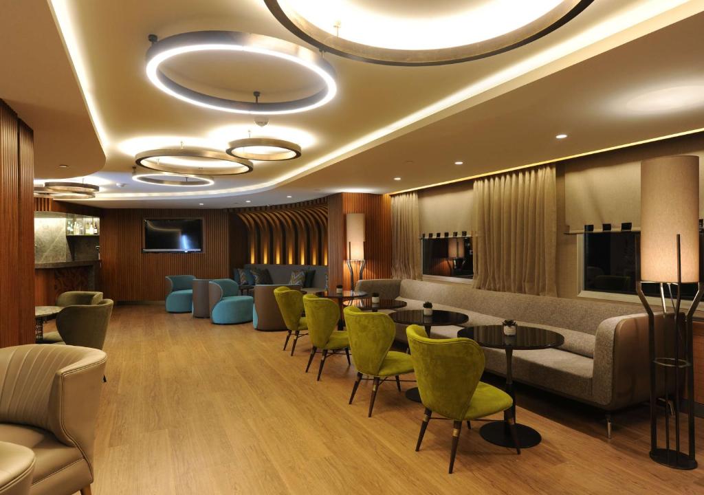 Posezení v ubytování DoubleTree by Hilton Istanbul - Sirkeci