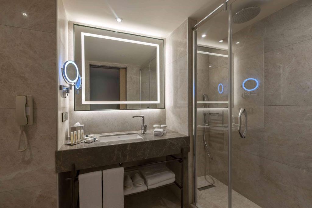Koupelna v ubytování DoubleTree by Hilton Istanbul - Sirkeci