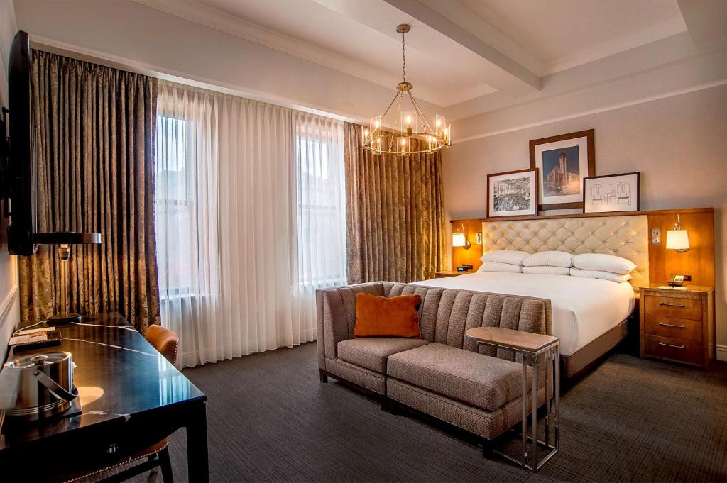 St. Louis Union Station Hotel, Curio Collection by Hilton - 