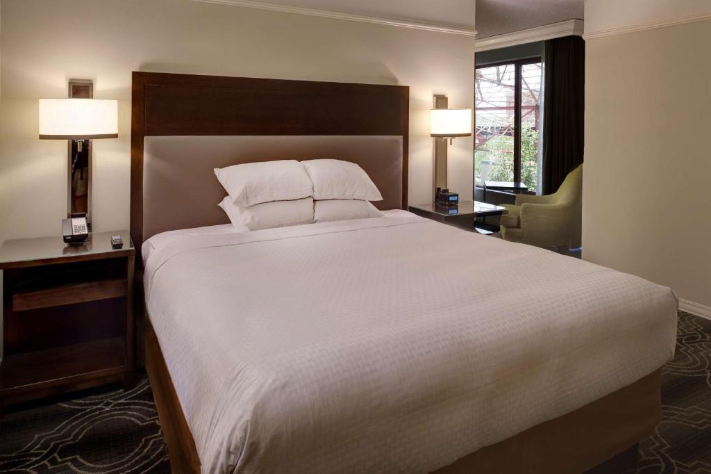 St. Louis Union Station Hotel, Curio Collection by Hilton - 