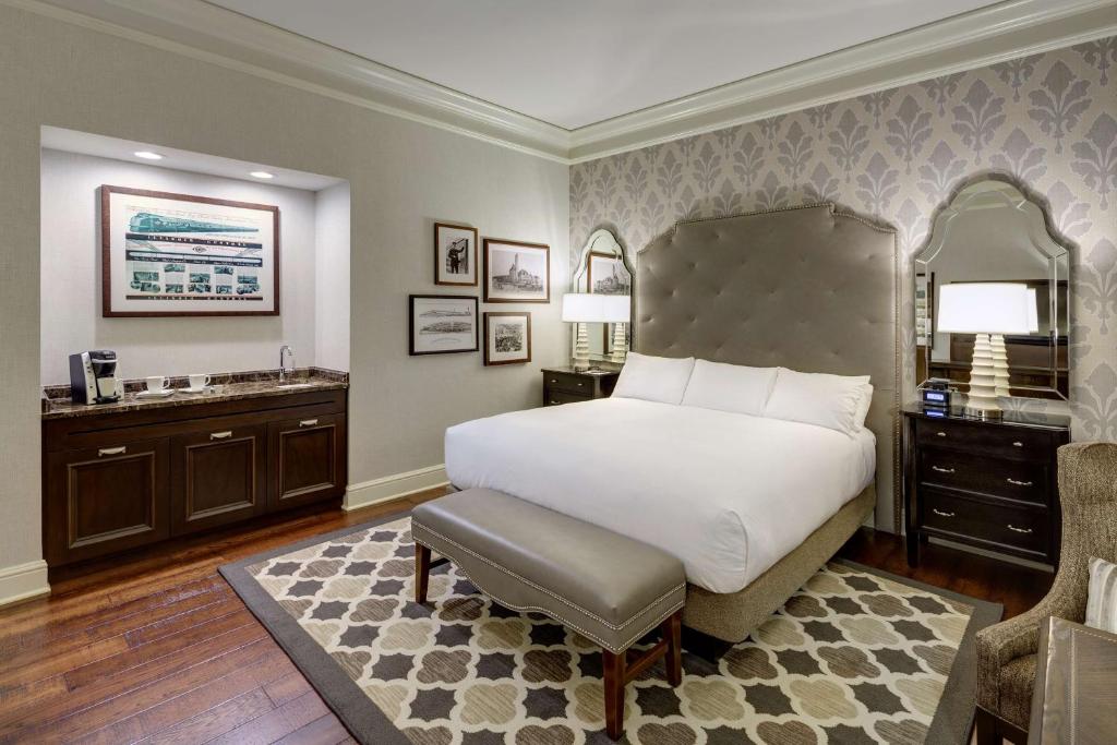 St. Louis Union Station Hotel, Curio Collection by Hilton - 