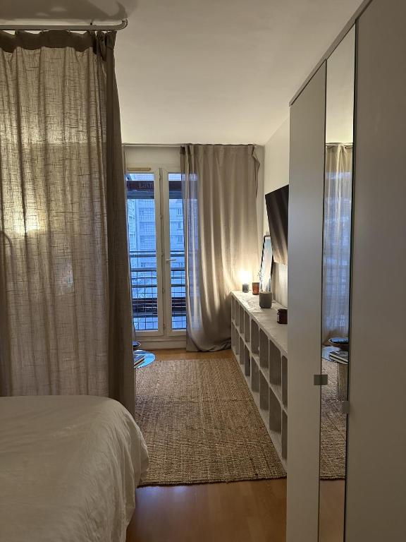 Photo de la galerie de l'établissement Spacieux studio de charme ideal pour les couples ou les familles, à Paris