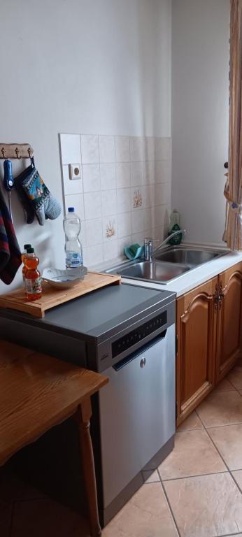 Kuchyň nebo kuchyňský kout v ubytování Ferienhaus Töpferblick-Hartau