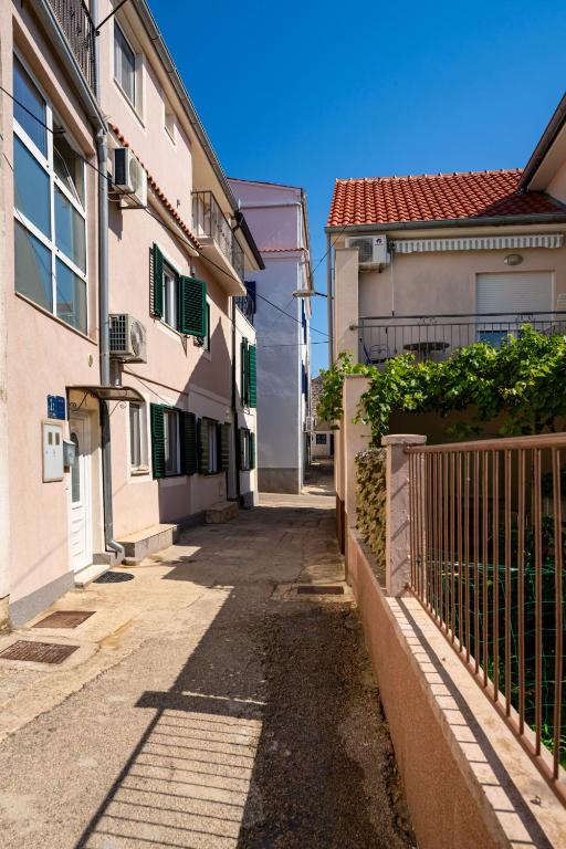 Budova, v ktorej sa apartmán nachádza