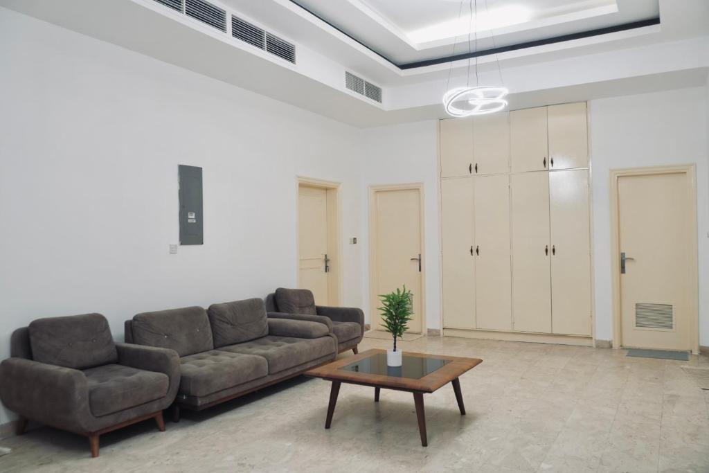 Posezení v ubytování All Villa for rent in Abu Dhabi 7 Rooms near Corniche