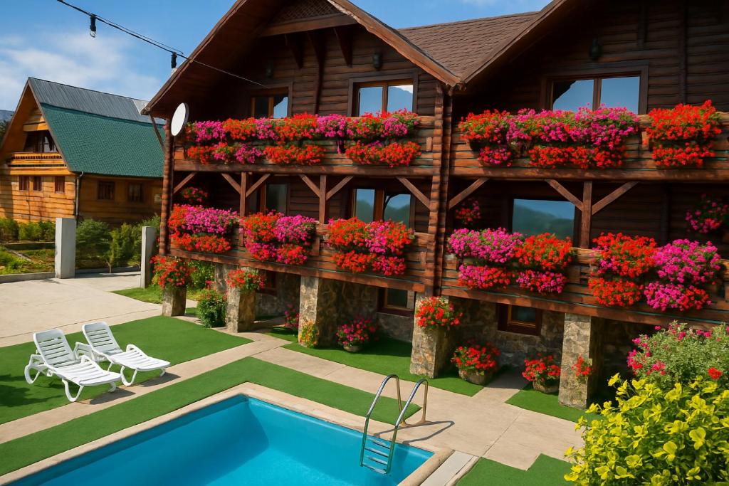 Bazén v ubytování Private Cottage 375 nebo v jeho okolí