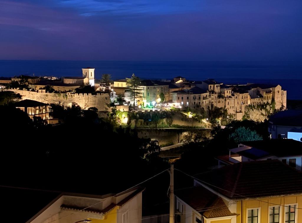 Widok na miasto Tropea z tego apartamentu