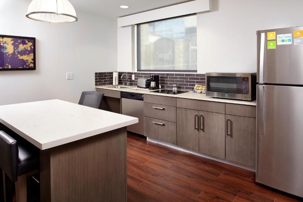 Hyatt House Denver Lakewood Belmar photo