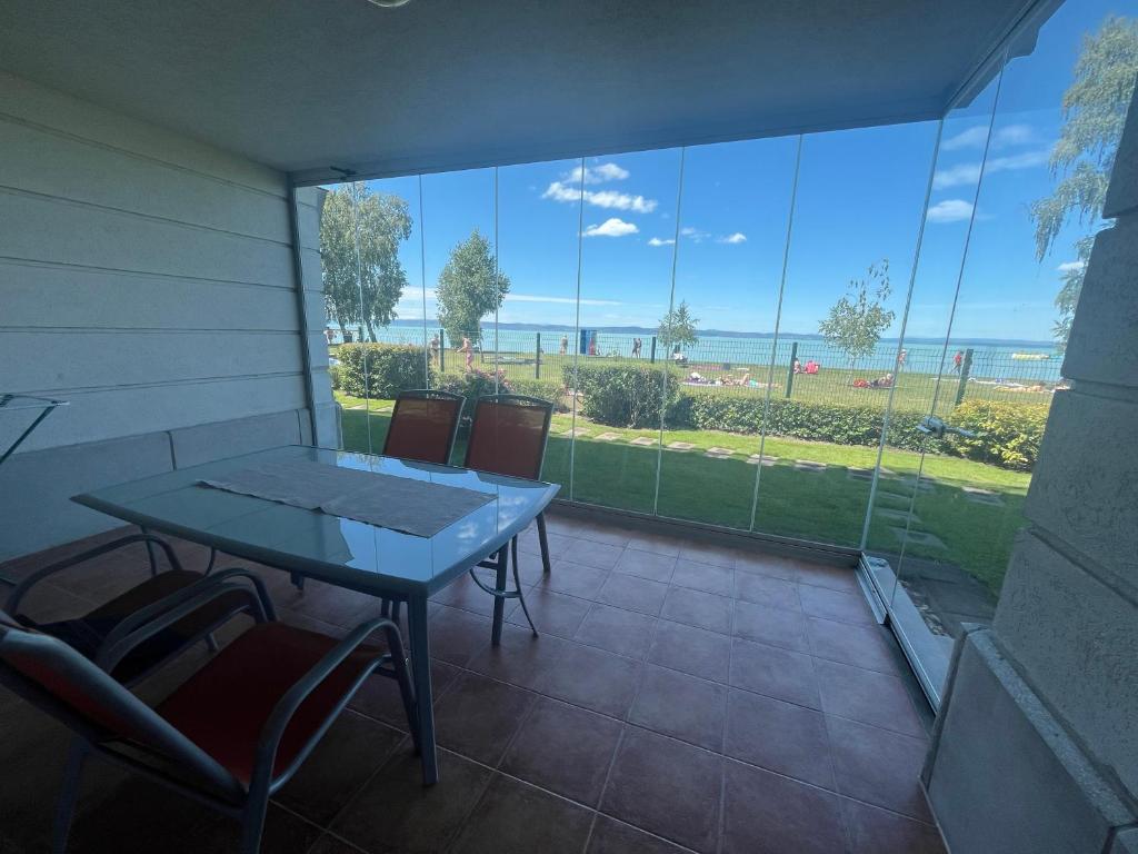 Balkon lub taras w obiekcie Summer Vibe Siofok 2 Ground floor