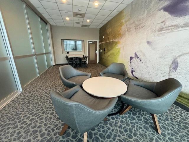 Posezení v ubytování Courtyard by Marriott Deptford