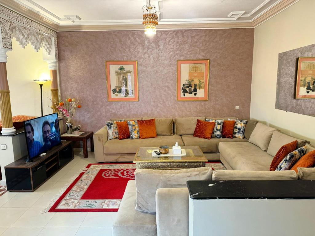 Posezení v ubytování Oranger Family House City Center, Private Large House, Terasse Garden View, Free Parking