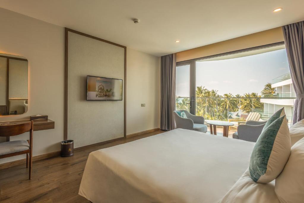 Sunset Beach Resort and Spa - 9