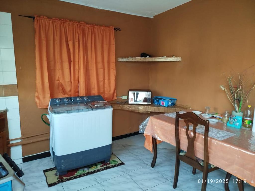 Η κουζίνα ή μικρή κουζίνα στο Ocean view escape