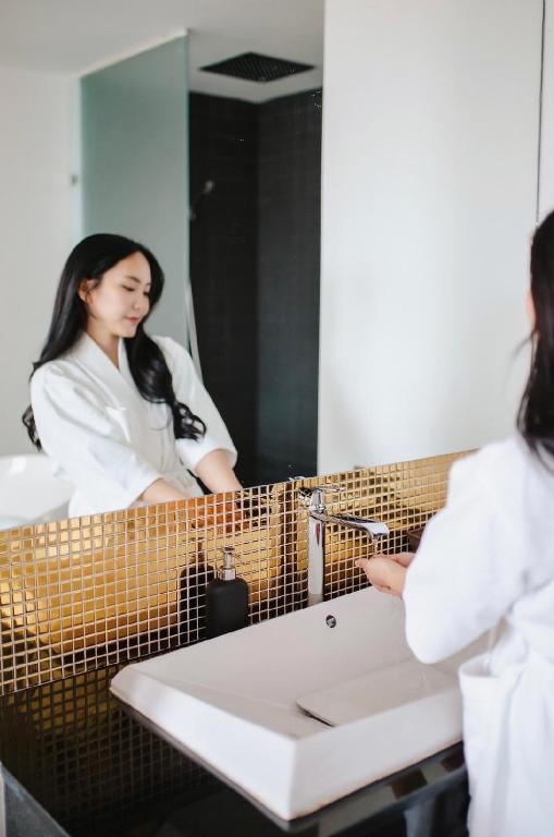 NANEE Phra Singh - Resim 15