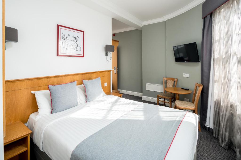 OYO Townhouse New England, London Victoria - Resim 40