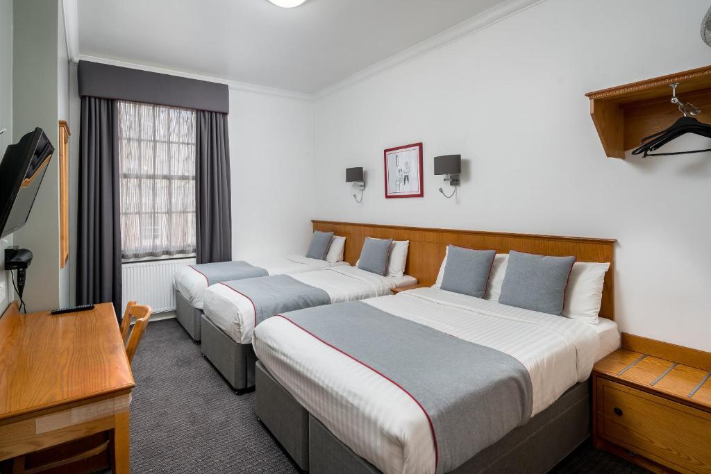 OYO Townhouse New England, London Victoria - Resim 45