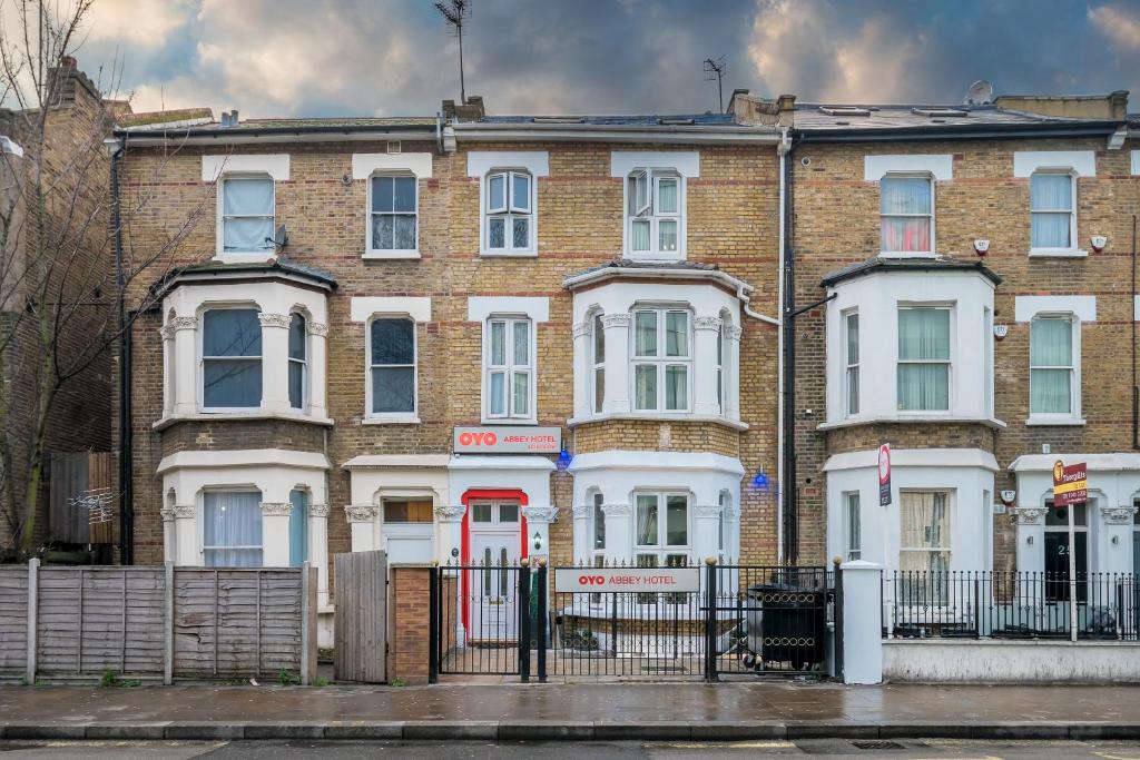 OYO Abbey Hotel, London Shepherd's Bush Market - Resim 15