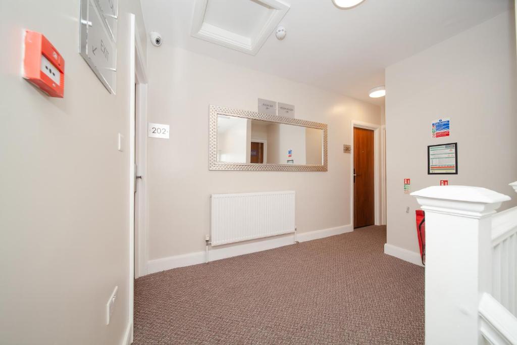 OYO The Arch, Wembly Stadium - Resim 14