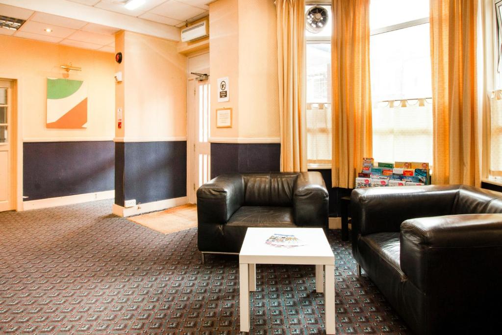 OYO Flagship Cardiff Central - Resim 8