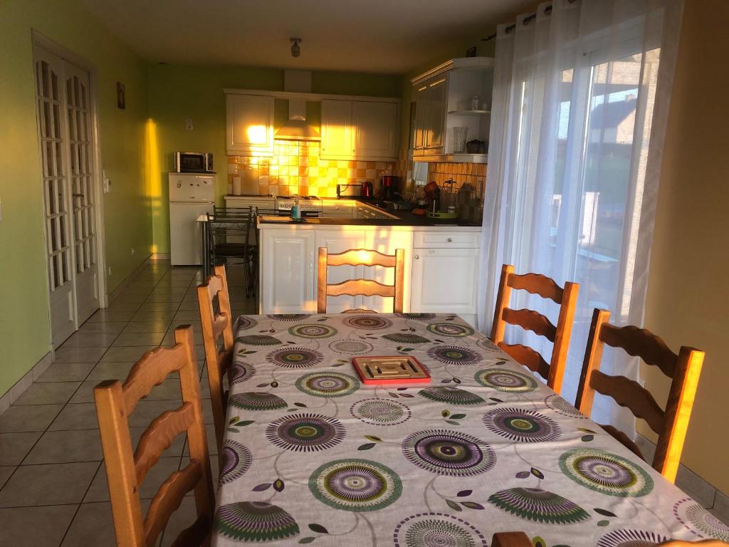 Kuchyň nebo kuchyňský kout v ubytování Gîte Argouges
