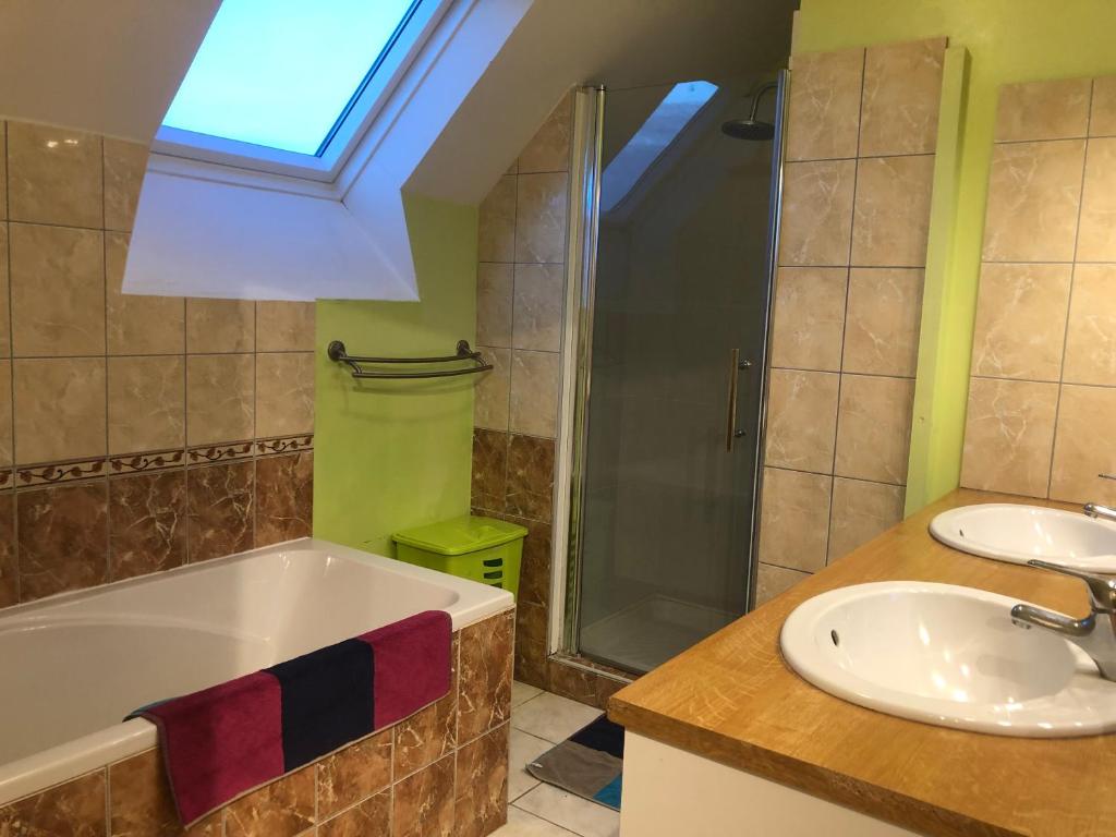 Koupelna v ubytování Gîte Argouges
