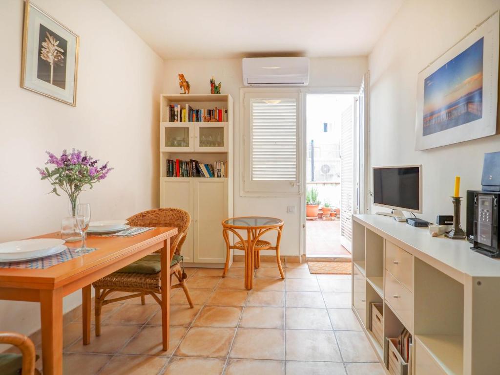TV a/nebo společenská místnost v ubytování Gladiator Apartment by Hello Homes Sitges