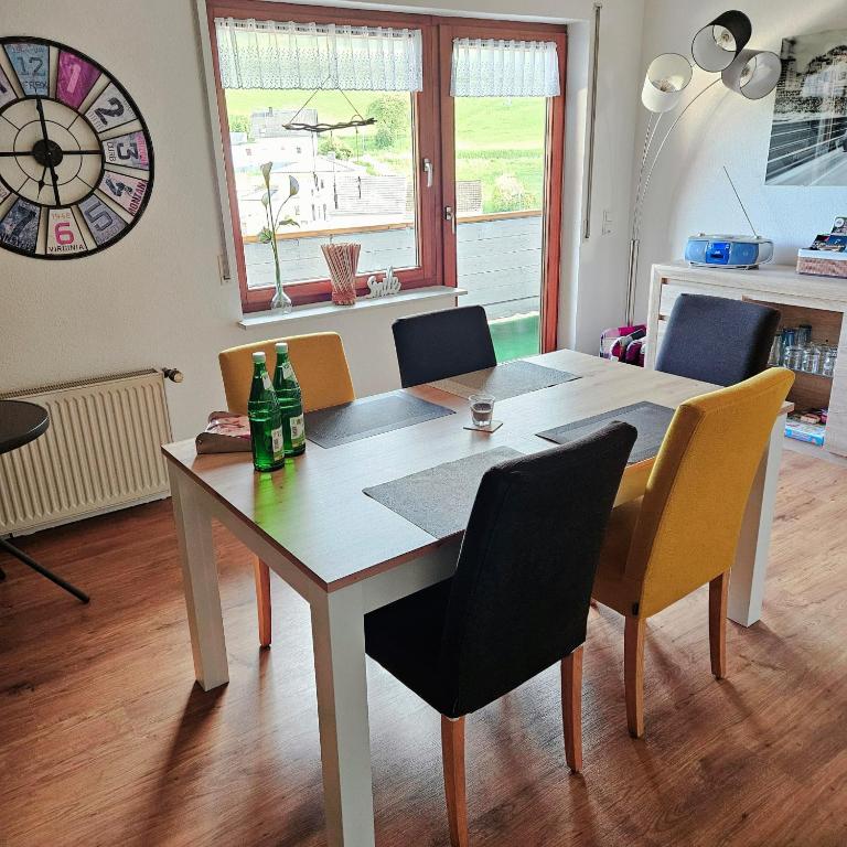 Fotografie z fotogalerie ubytování Am Lindenbaum, Ferienwohnung in Siebenbach am Nürburgring v destinaci Siebenbach