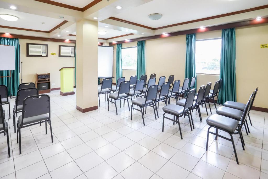 Konferenční prostory v ubytování OYO 210 Apple Tree Suites