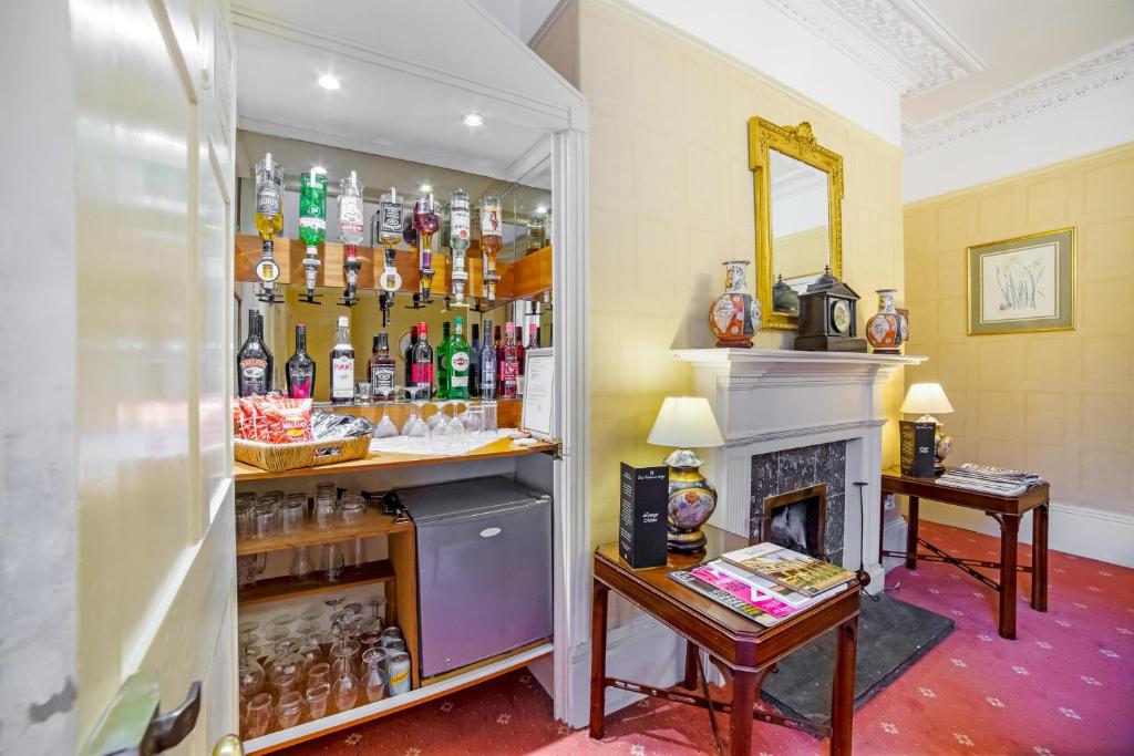 OYO Bailbrook Lodge, Bath - Resim 11