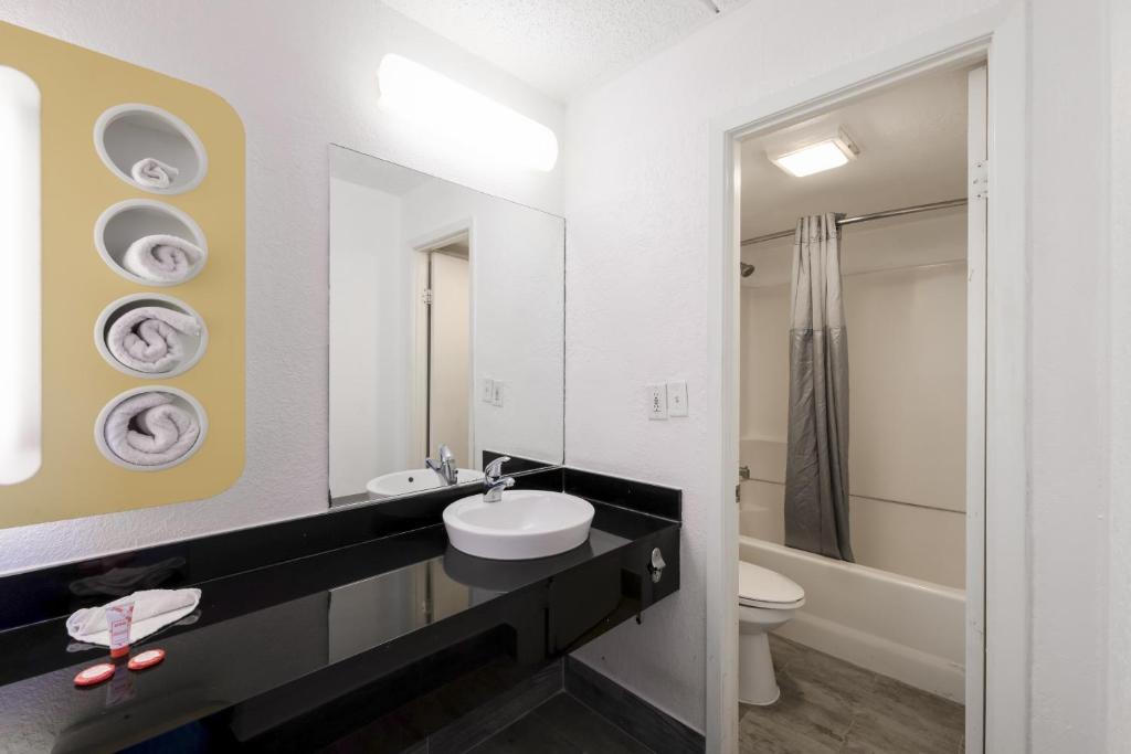 Koupelna v ubytování OYO Hotel Houston Katy Freeway