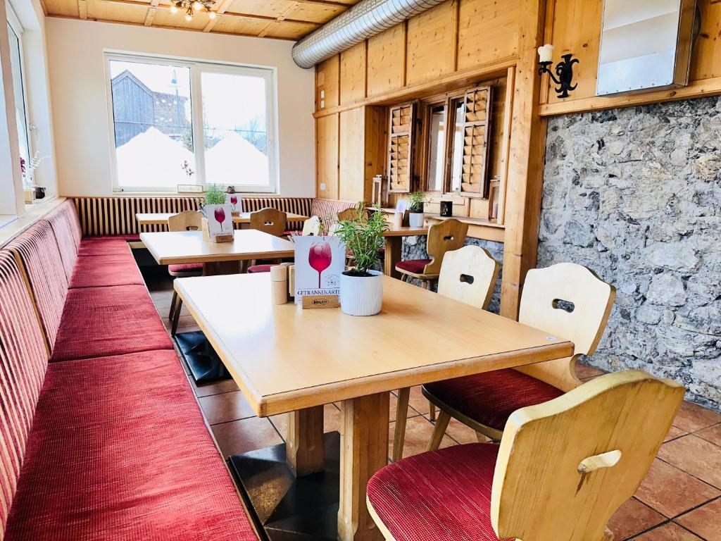 Posezení v ubytování Hotel Lainbach in Wängle