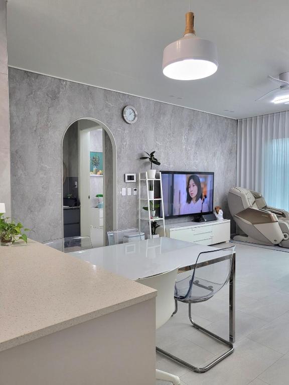 TV a/nebo společenská místnost v ubytování Rest house