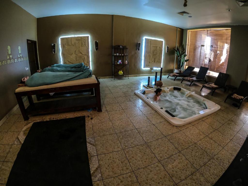 Postel nebo postele na pokoji v ubytování Royal Regency Club - Ultra All Inclusive