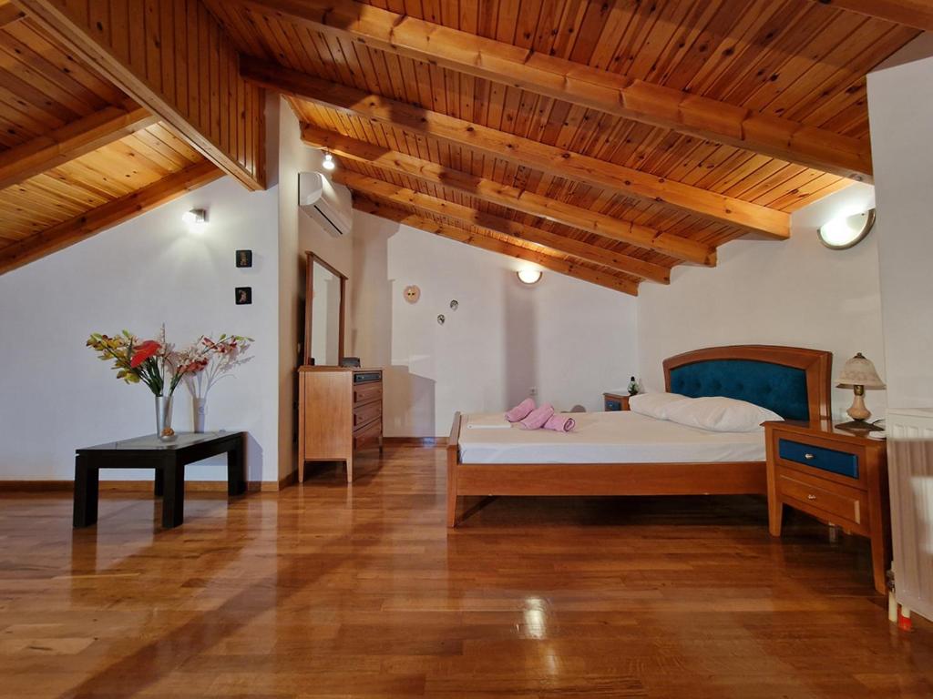 Postel nebo postele na pokoji v ubytování The Mirador Boutique Villa with Scenic Sea View