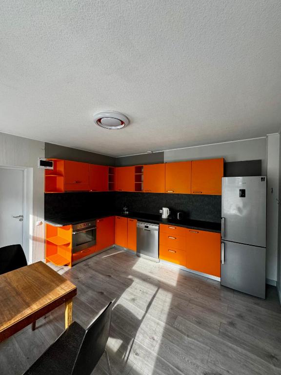 Kuchyň nebo kuchyňský kout v ubytování Vecpilsētas hostelis