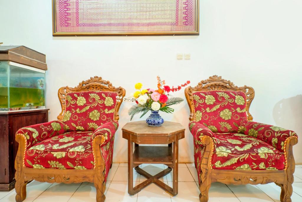 Posezení v ubytování OYO 2394 Hotel Brosta