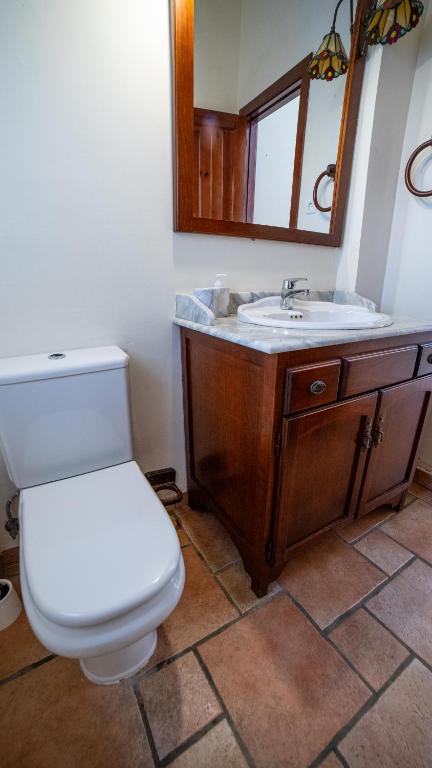 A bathroom at VILLA CANTARES