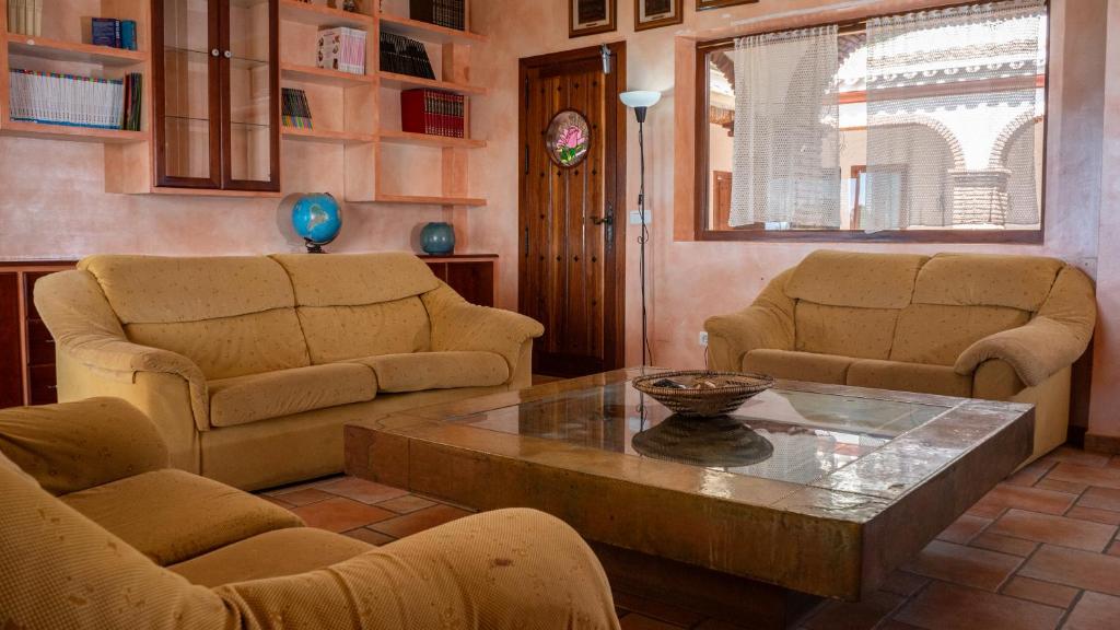 A seating area at VILLA CANTARES