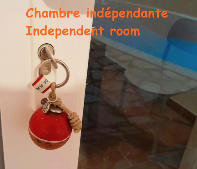 Fotografie z fotogalerie ubytování Chambre indépendante donnant sur piscine v destinaci Le Marin