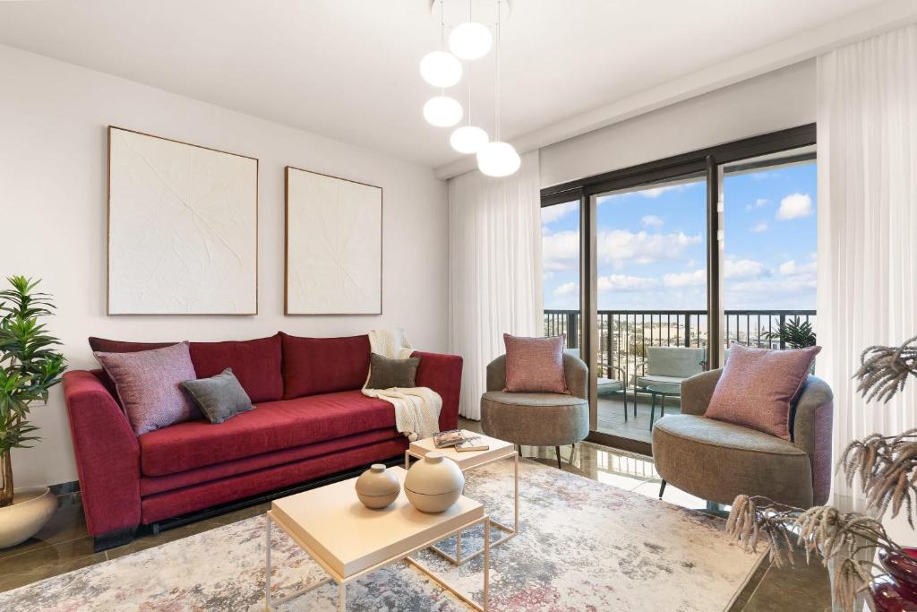 Χώρος καθιστικού στο Luxury Apartment in the Heart of Jerusalem Stunning Panoramic Views