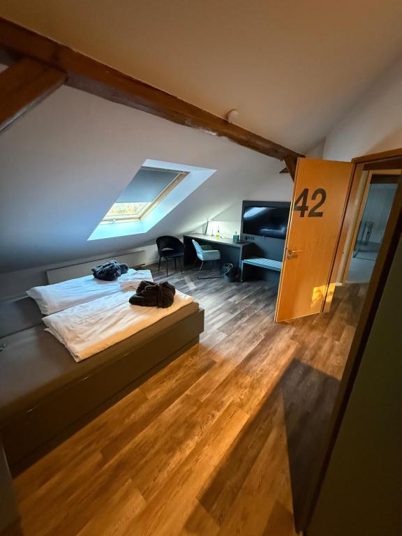 Ho(s)tel Ahrbergen - Double Or Twin Room With Shared Bathroom