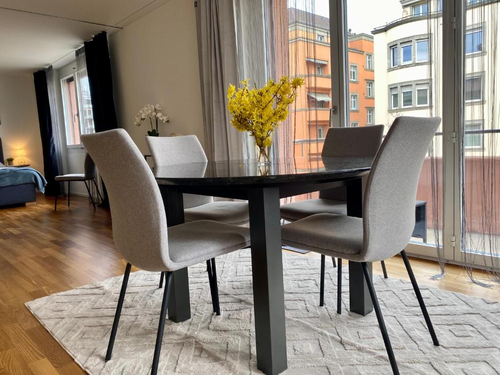 City Views Apartment am Schaffhauserplatz - Resim 18