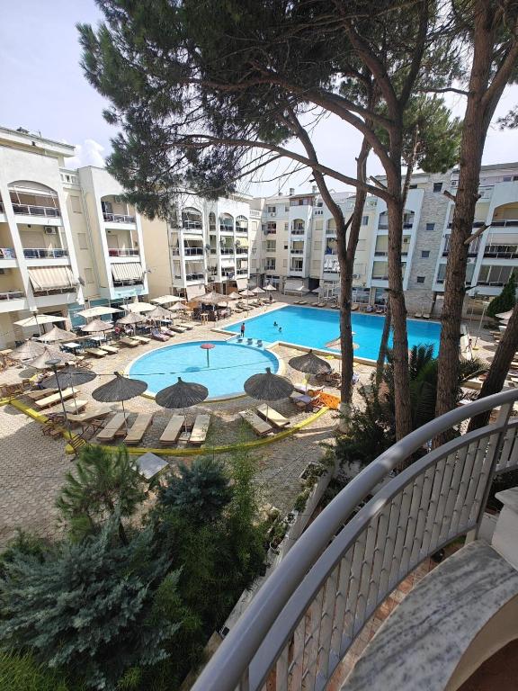 ADAM apartment with swimming pool