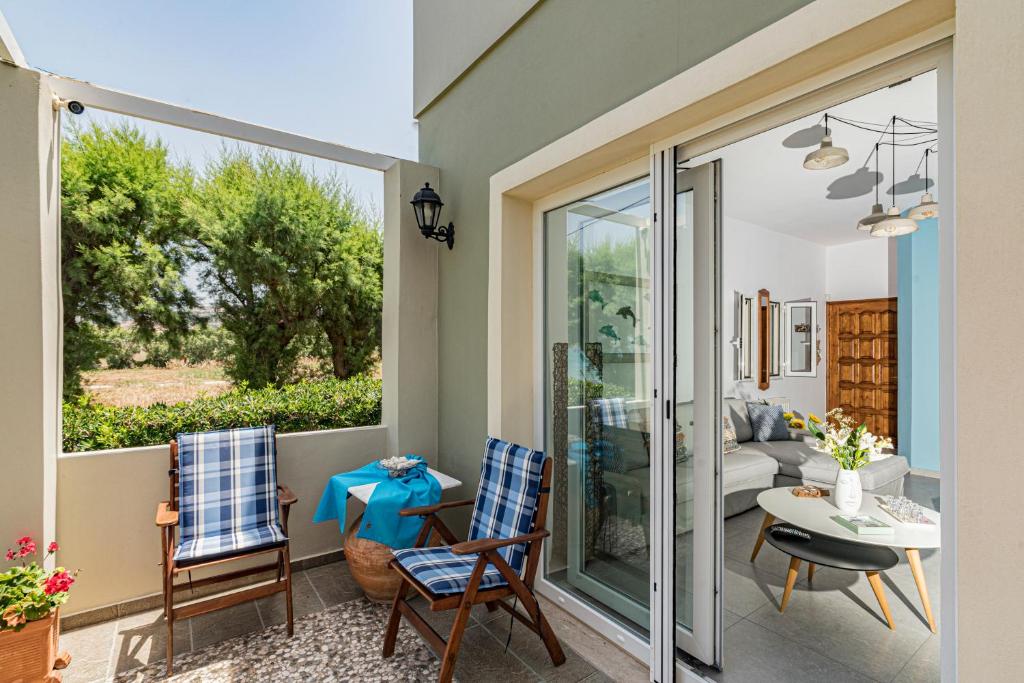 Posedenie v ubytovaní Big Blue Exclusive Beachfront Villa