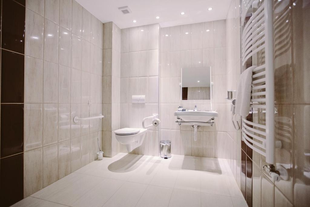 Łazienka w obiekcie Elixír Medical Wellness Hotel