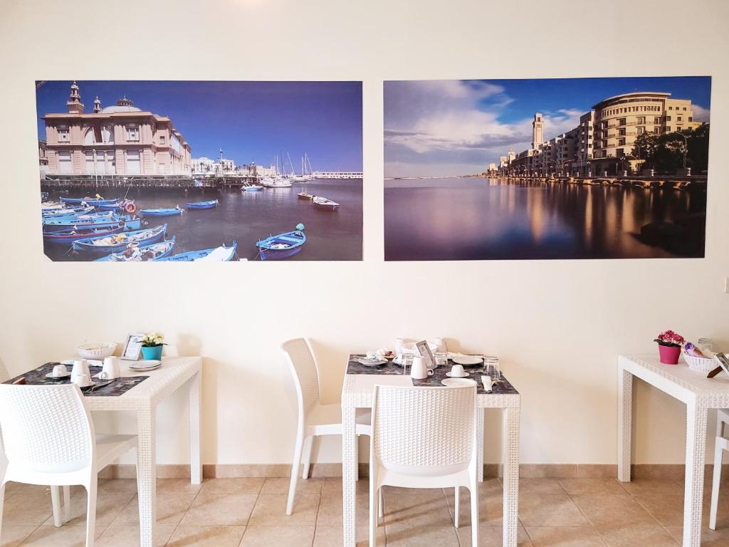 A restaurant or other place to eat at B&B Waltanna Airport
