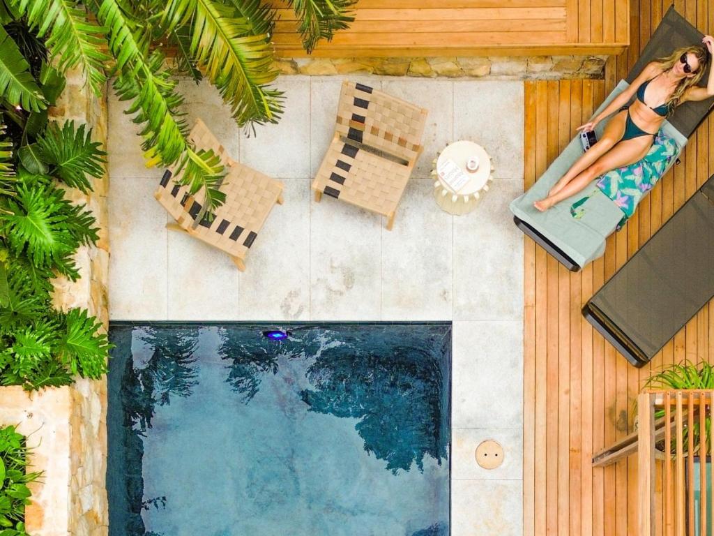 Bazén v ubytování Botany House Boutique Retreat nebo v jeho okolí