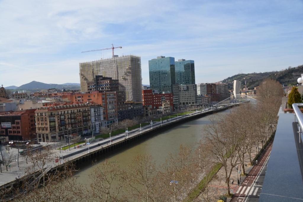 Hotel Bilbao Plaza - Resim 41